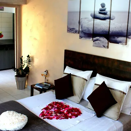Aux 2 Saveurs D' Hotes Bed & Breakfast Pia